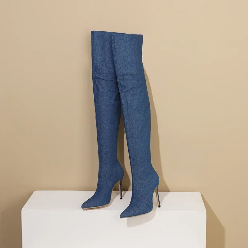 Sexy Frauen Oberschenkel Hohe  – Jeans Bewertung und Preis
